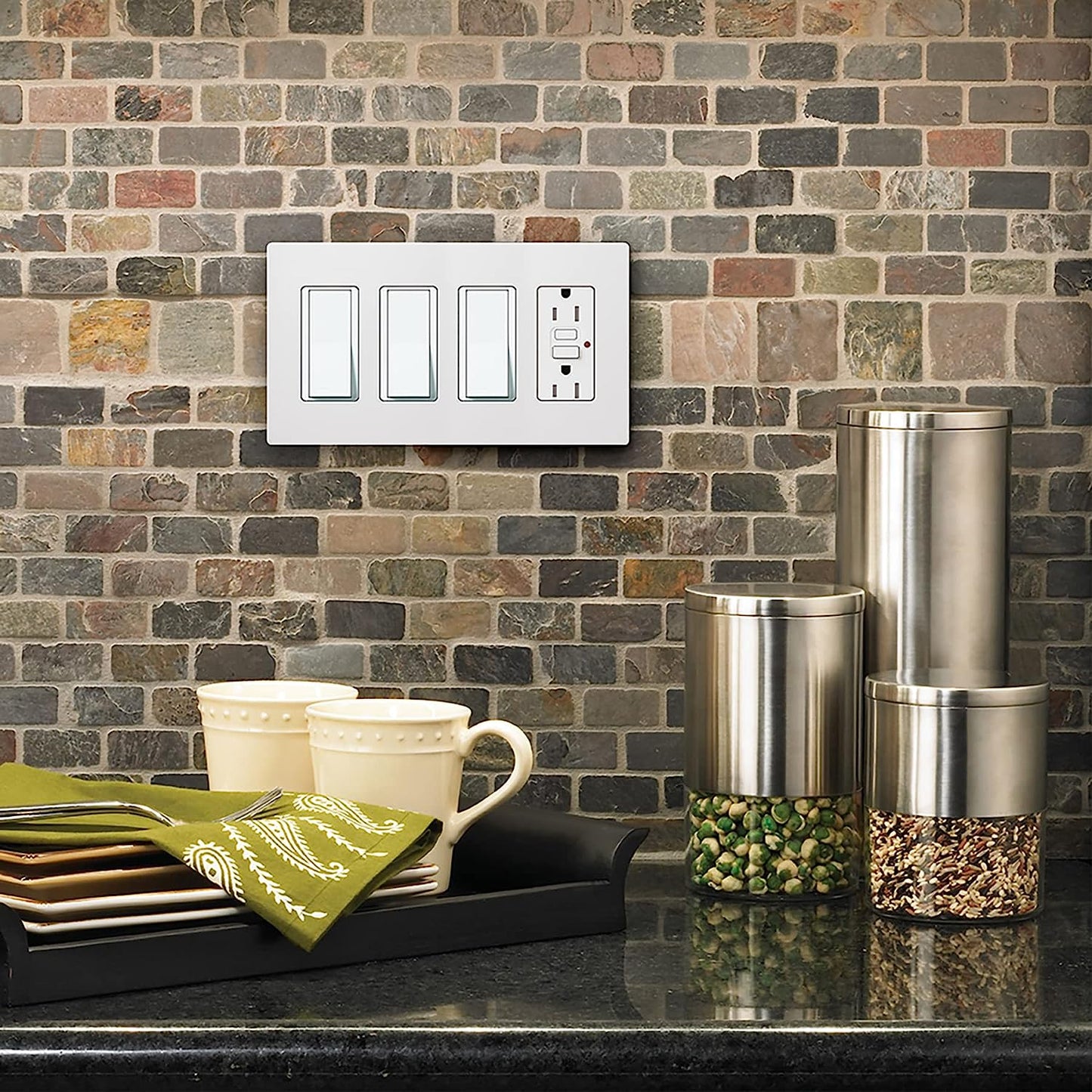 Placa de pared Lutron CW-4-WH Claro de 4 unidades, blanco brillante