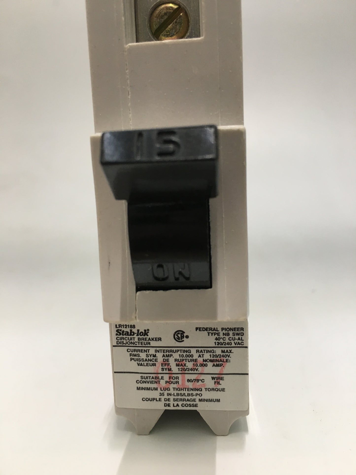 Disyuntor NB15 Federal Pioneer de 15 amperios